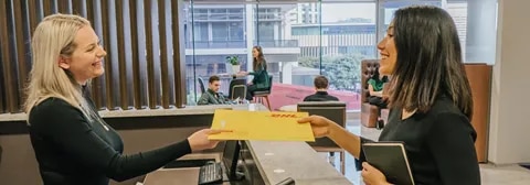 202505-vo-mailforwarding-banner-for-fr.jpg